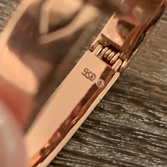 Stella & Dot Small Rebel Bangle Bracelet Rose Gold "You Do You" Quote Hinge NWOT - Picture 13 of 16